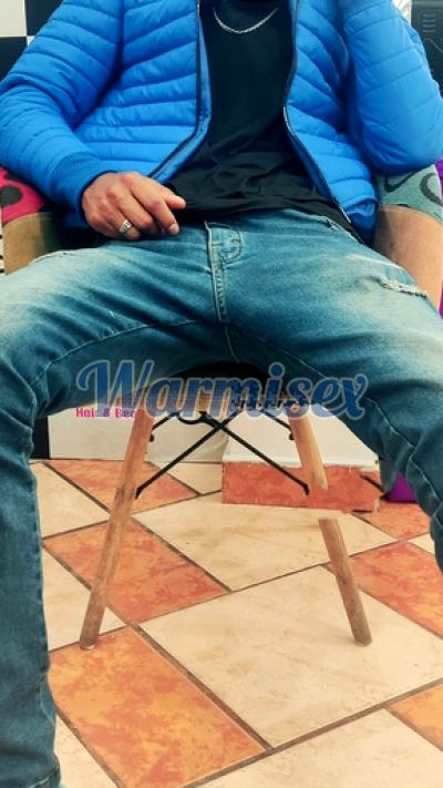 Leo, Hombre en Quito
