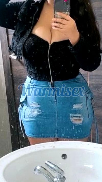 Andrea 0994658138, Puta en Tena