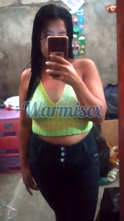 Amby, mujer que hace videollamadas y sexting