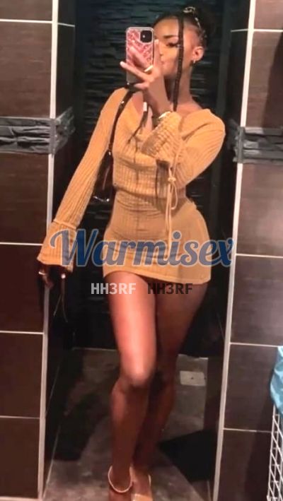 Noelia, mujer que hace videollamadas y sexting