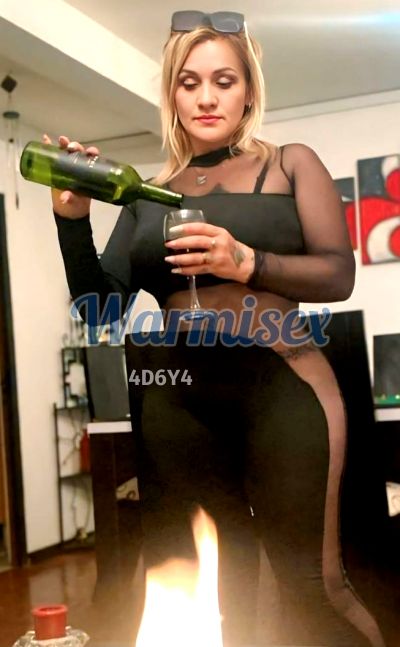 Nairoby 0986593741, puta en Quito