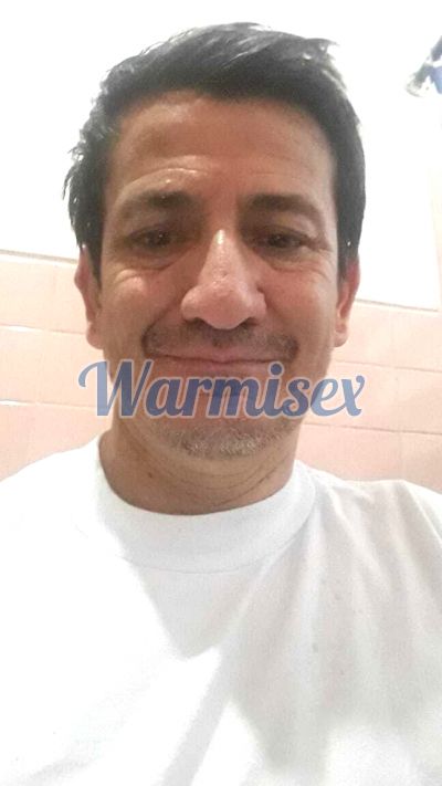 Patricio, hombre que da masajes eróticos en Ibarra