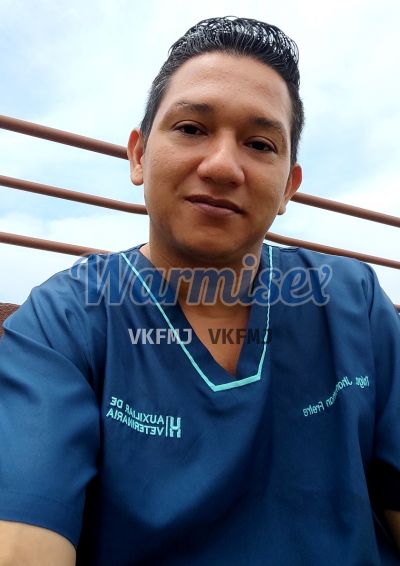 Jhony 0959969545, hombre en Santo Domingo